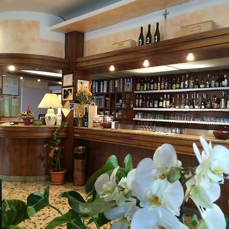 Hotel Marchina Бреша Екстериор снимка