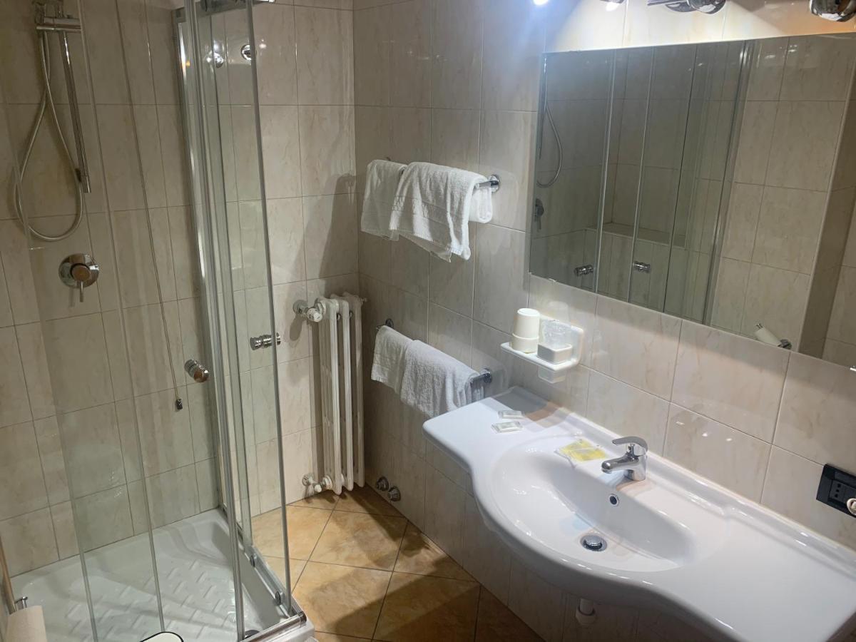 Hotel Marchina Бреша Екстериор снимка