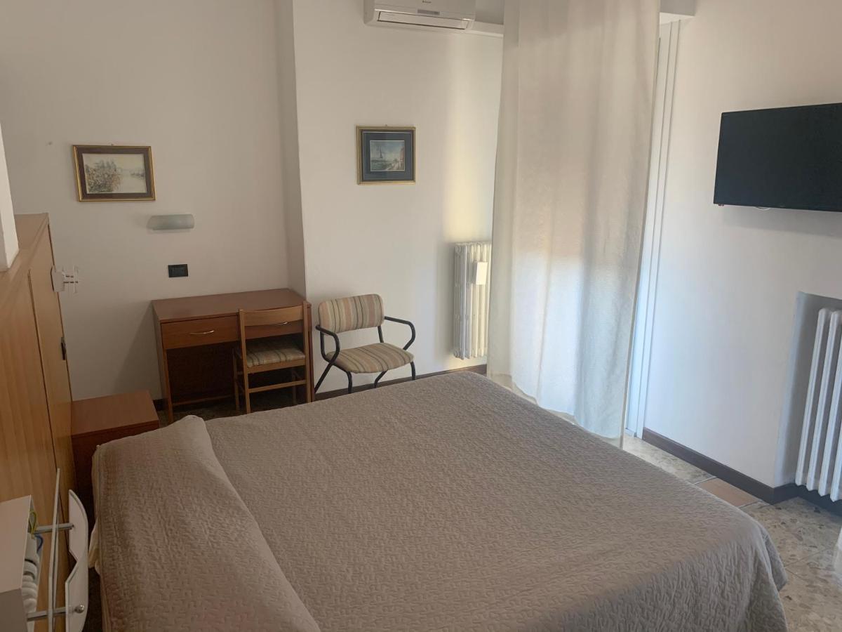 Hotel Marchina Бреша Екстериор снимка