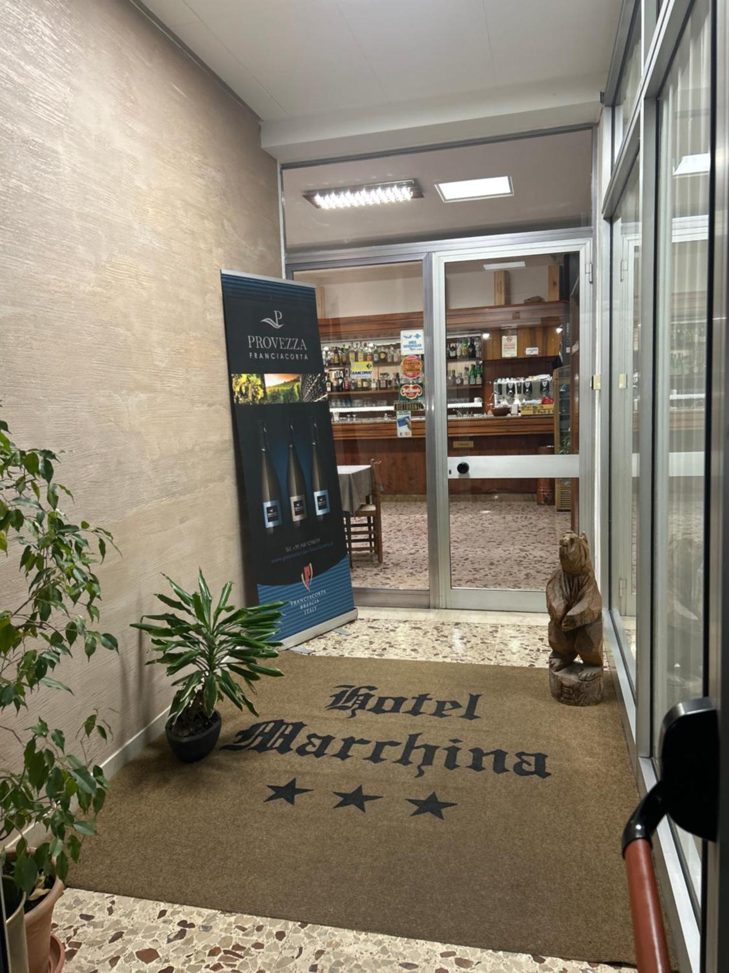Hotel Marchina Бреша Екстериор снимка
