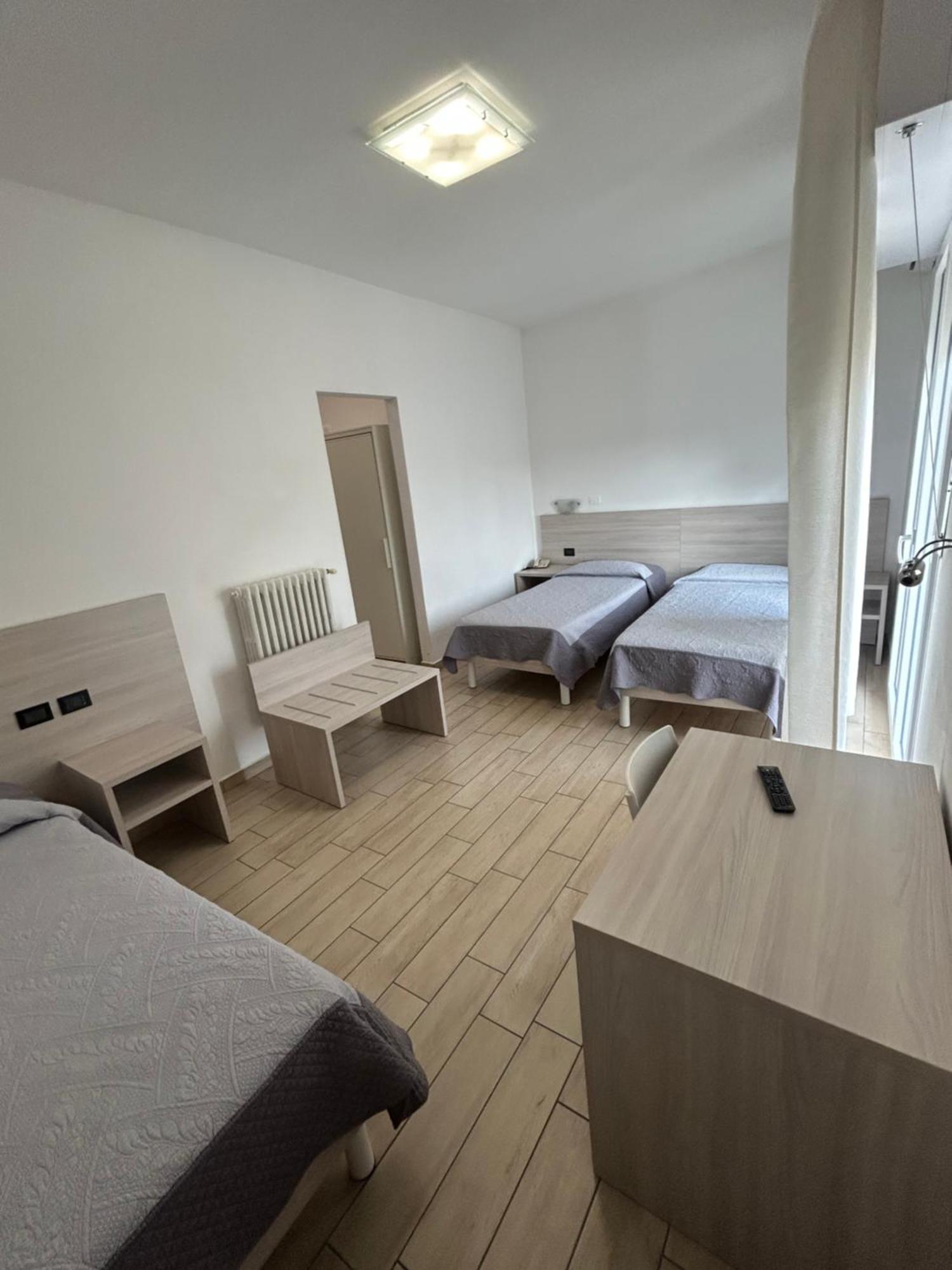 Hotel Marchina Бреша Екстериор снимка