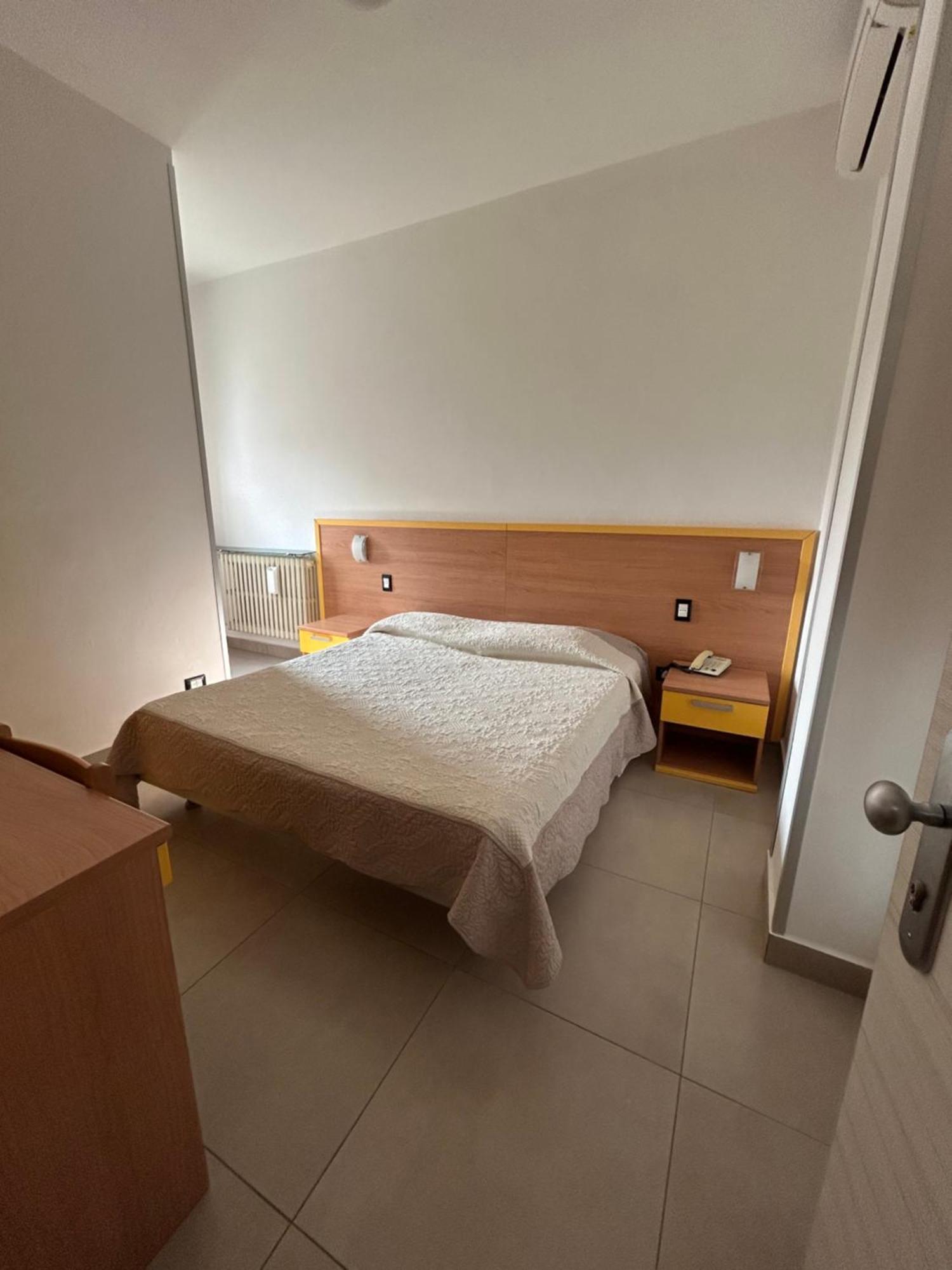 Hotel Marchina Бреша Екстериор снимка
