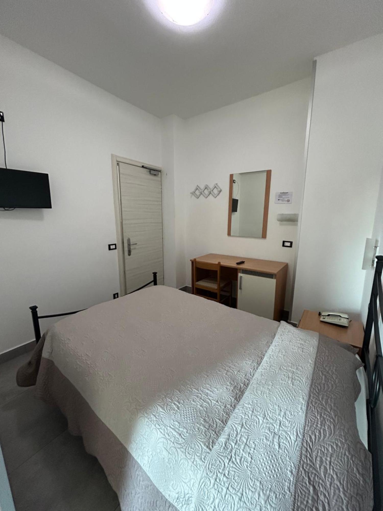 Hotel Marchina Бреша Екстериор снимка