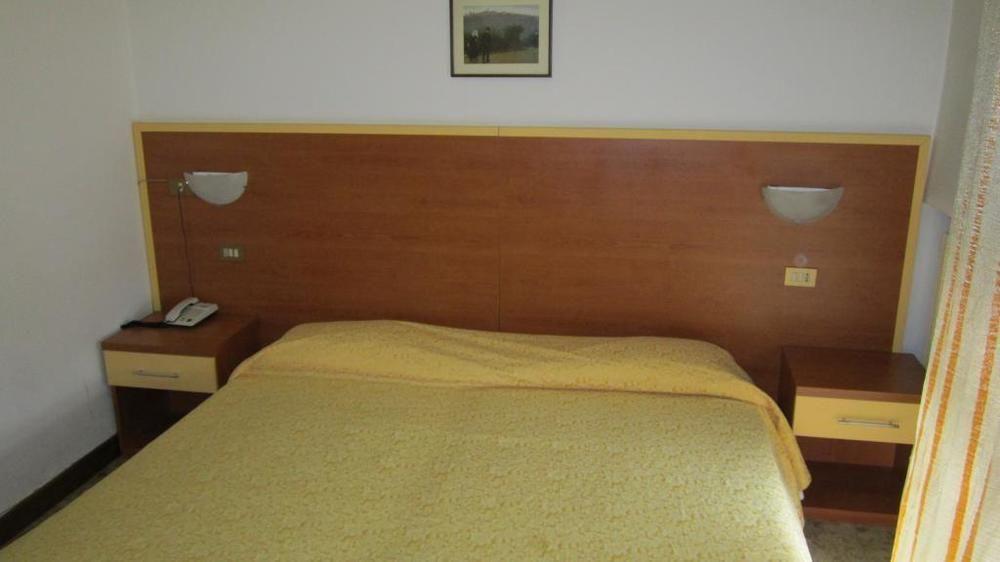 Hotel Marchina Бреша Екстериор снимка