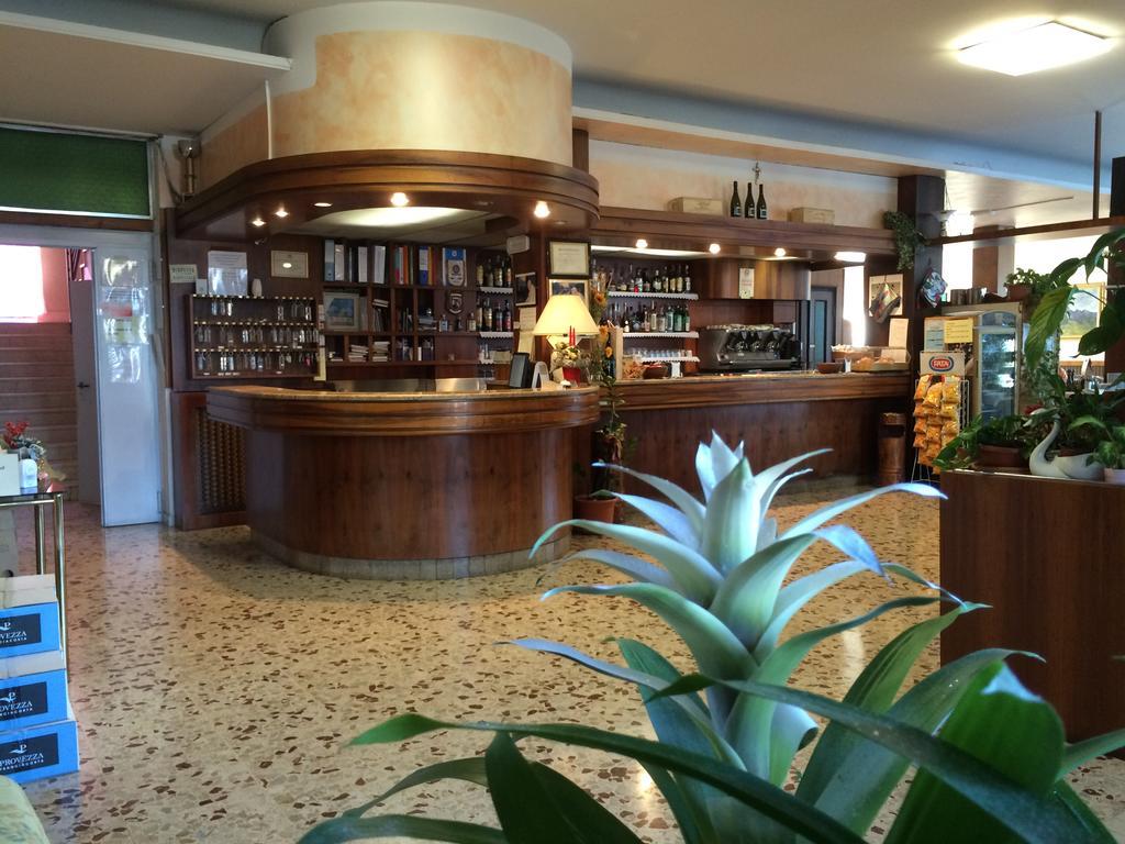 Hotel Marchina Бреша Екстериор снимка