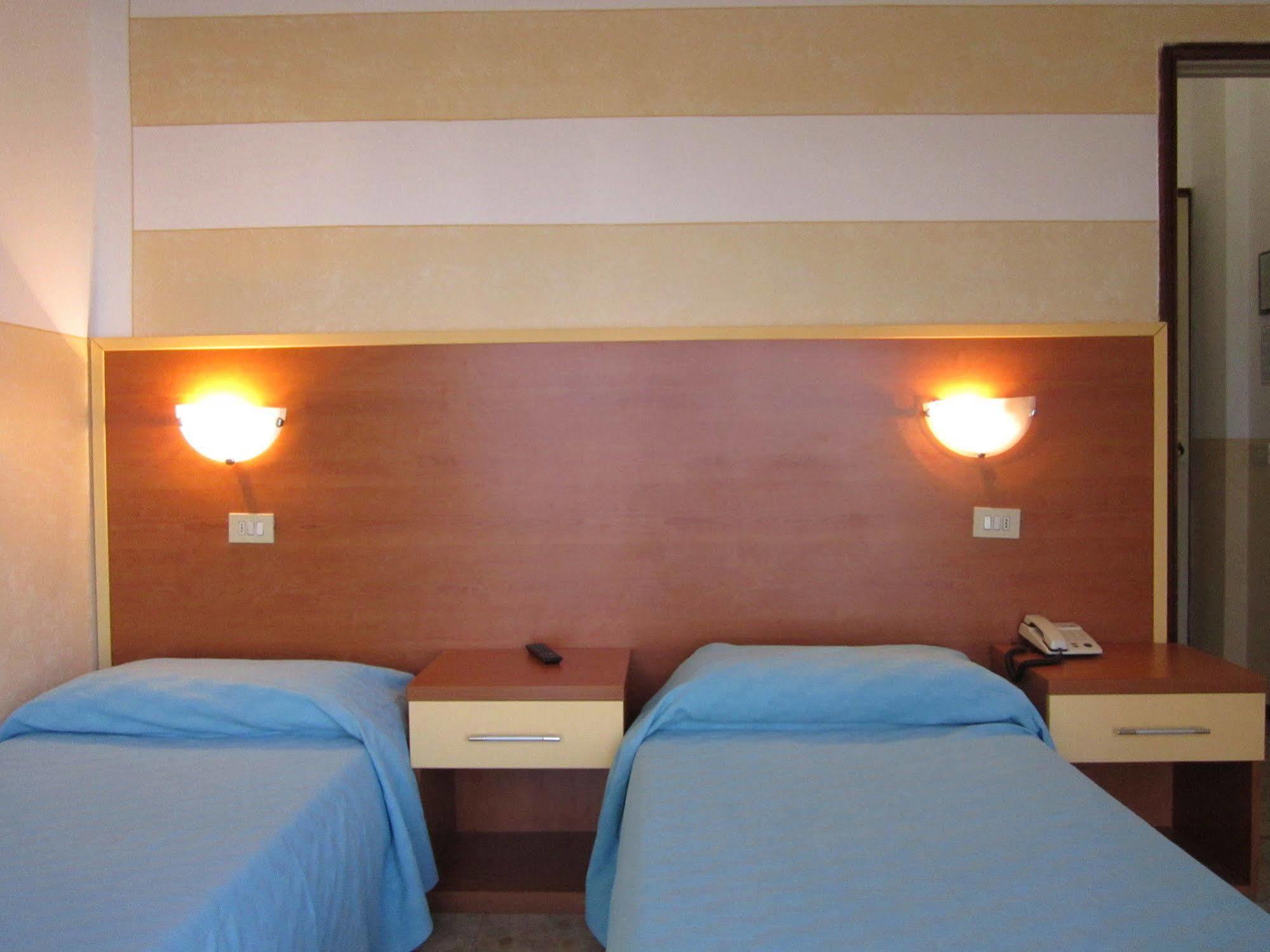 Hotel Marchina Бреша Екстериор снимка