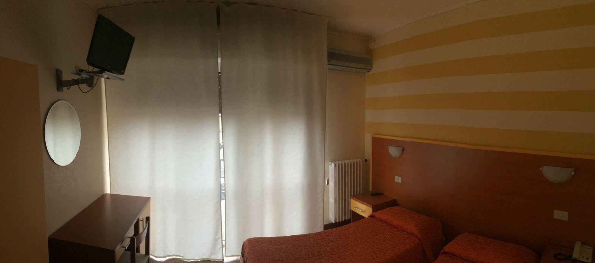 Hotel Marchina Бреша Екстериор снимка